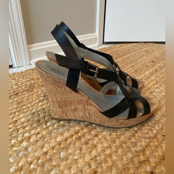 Guess Women’s Black Leather Strappy Cork Wedge Sandals Size 8.5 - Picture 2 of 11